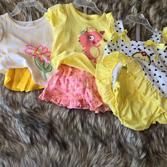 18 month Outfits Bundle of 3 - Picture 2 of 5